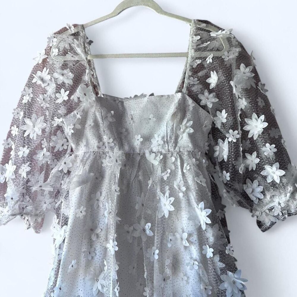 Windsor Women's White and gold dress‎ XS with flowers homecoming